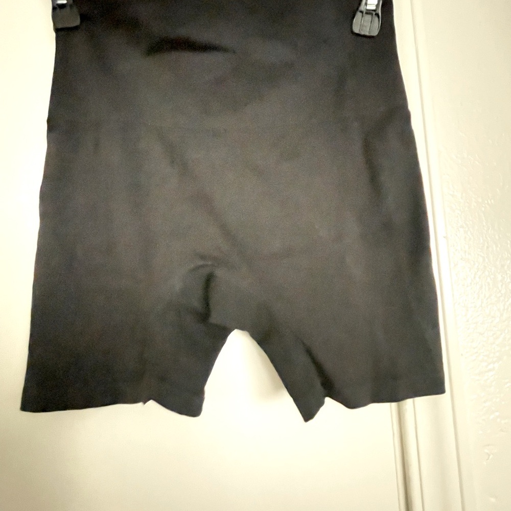 Black Mid-Thigh Bike Shorts with High Waist